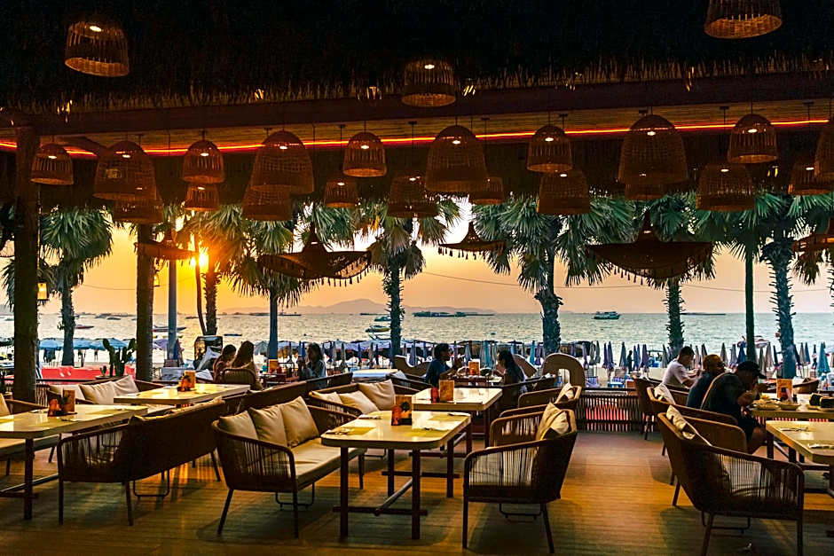 A-One The Royal Cruise Hotel Pattaya - SHA Extra Plus