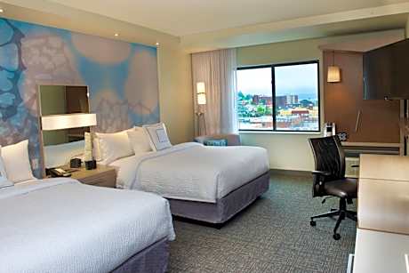 Queen Room with Two Queen Beds - Hearing Accessible