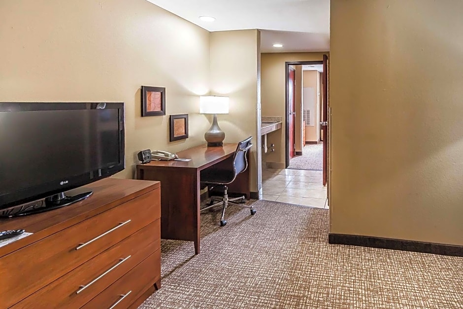 Comfort Suites Yukon - SW Oklahoma City