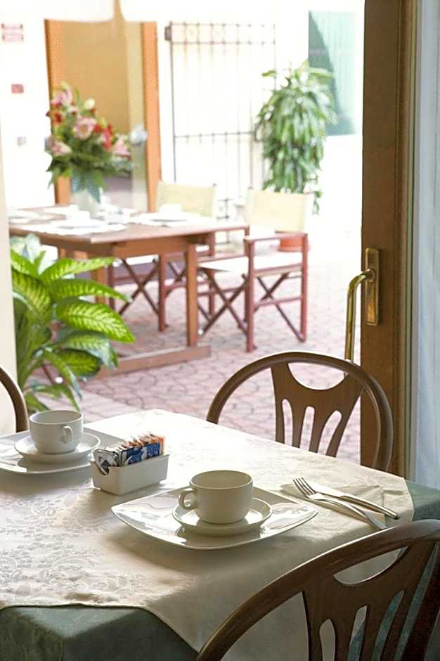 Hotel Cris