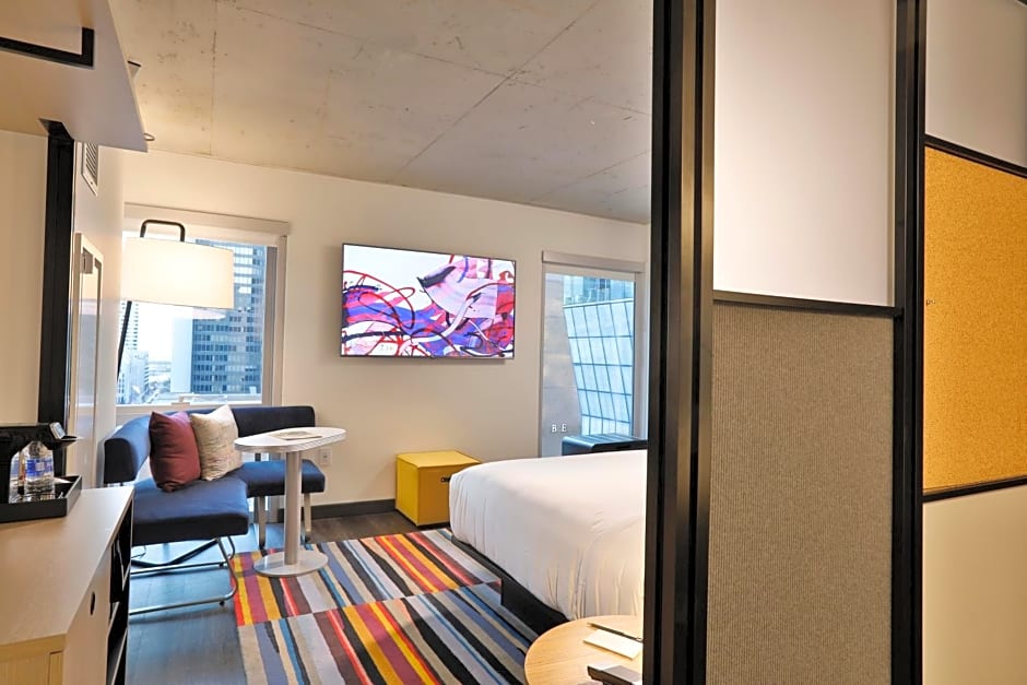 Aloft Chicago Mag Mile
