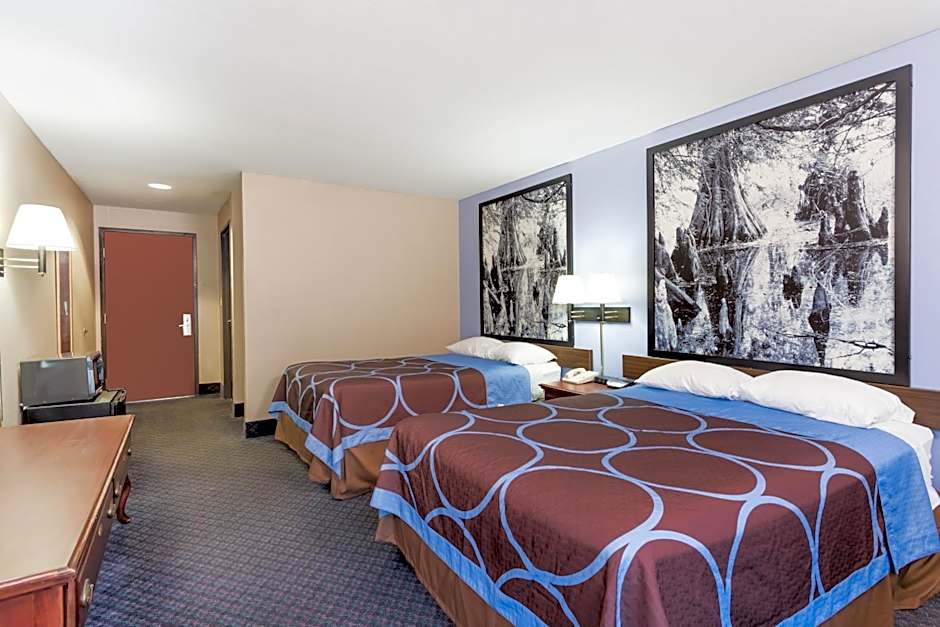 Super 8 by Wyndham Indianola