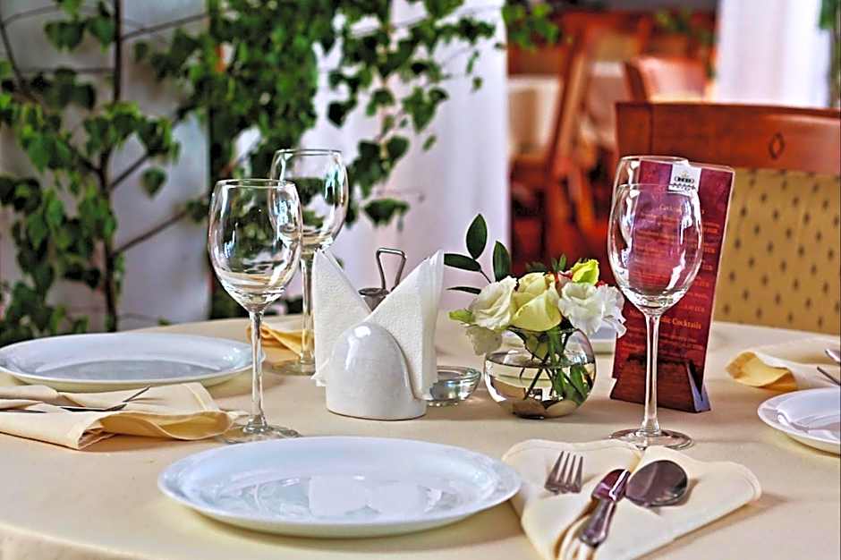 NB hotel with free parking