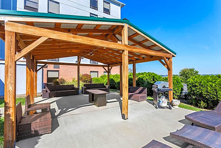 Holiday Inn Express Hotel & Suites Charleston-Southridge By IHG