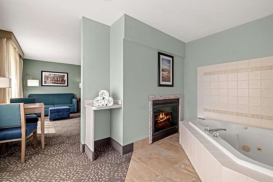 La Quinta Inn & Suites by Wyndham Newport