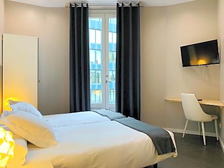 Twin Room with Shared Bathroom