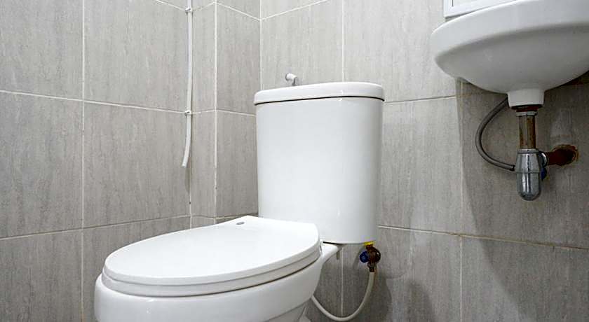 RedDoorz near Jalan Adi Sucipto Solo