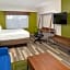Holiday Inn Express & Suites Raleigh NE - Medical Ctr Area By IHG