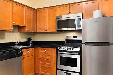 1 King Premium 1 Bedroom Suite Non-Smoking