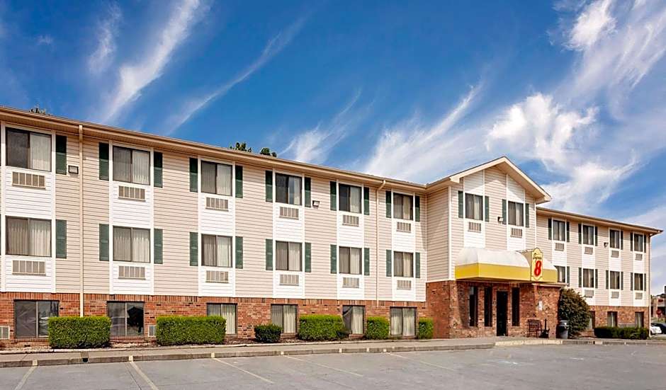 Super 8 by Wyndham Fayetteville