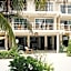 Noah Beach Hotel & Suites