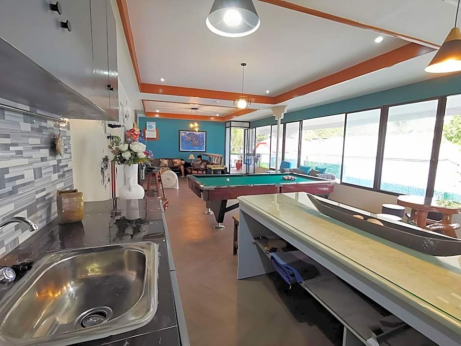 Pescadores Suites Moalboal