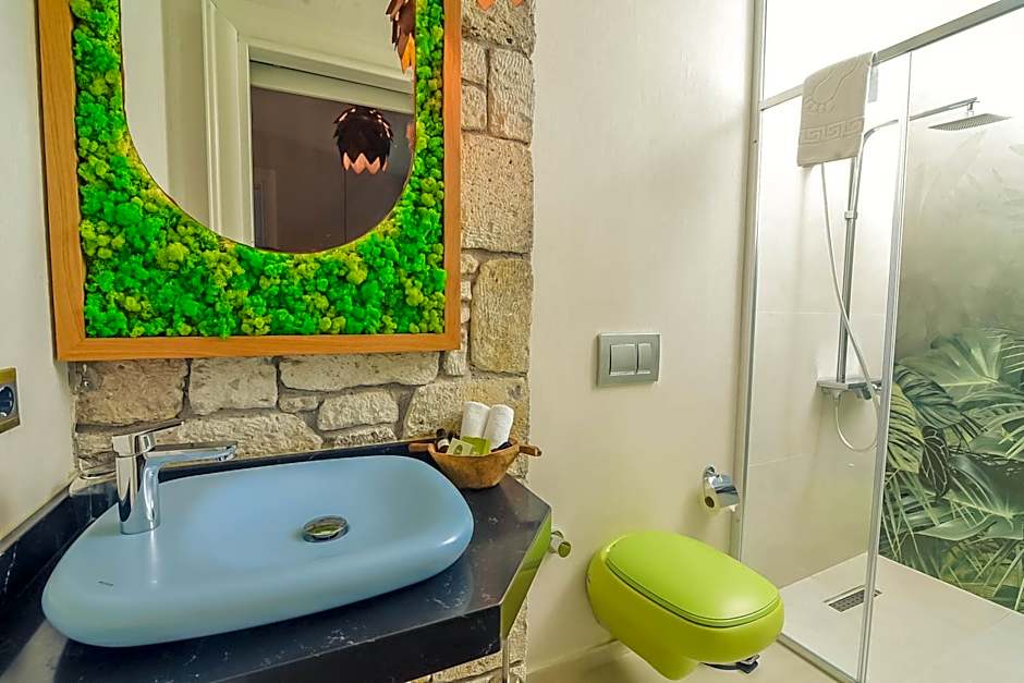 ZEYHOUSE ALACATI