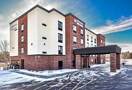 Cobblestone Hotel & Suites - Rhinelander