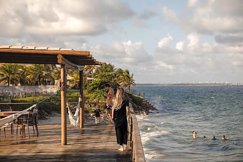 Casa com 5 suítes, sauna, piscina e área gourmet