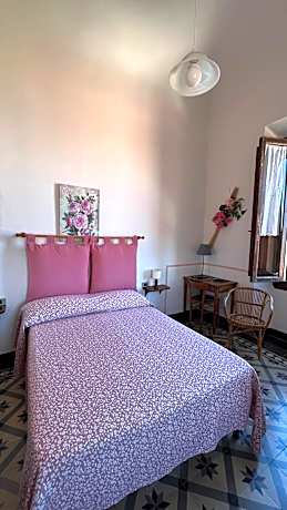 Double Room (1 Adult + 1 Child)