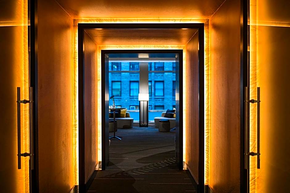 Renaissance by Marriott New York Midtown Hotel