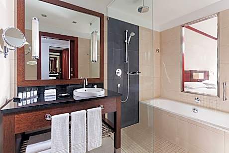 Family Room King Bed Non Smoking