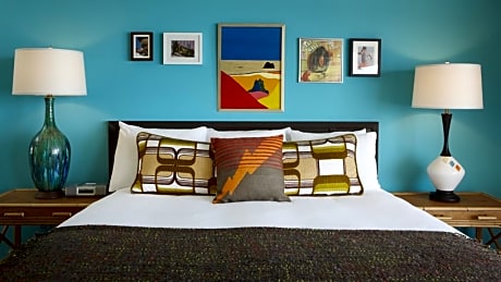 Room With King Size Bed