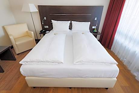 Comfort Double Room with City View