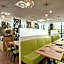 Super 8 by Wyndham Munich City North