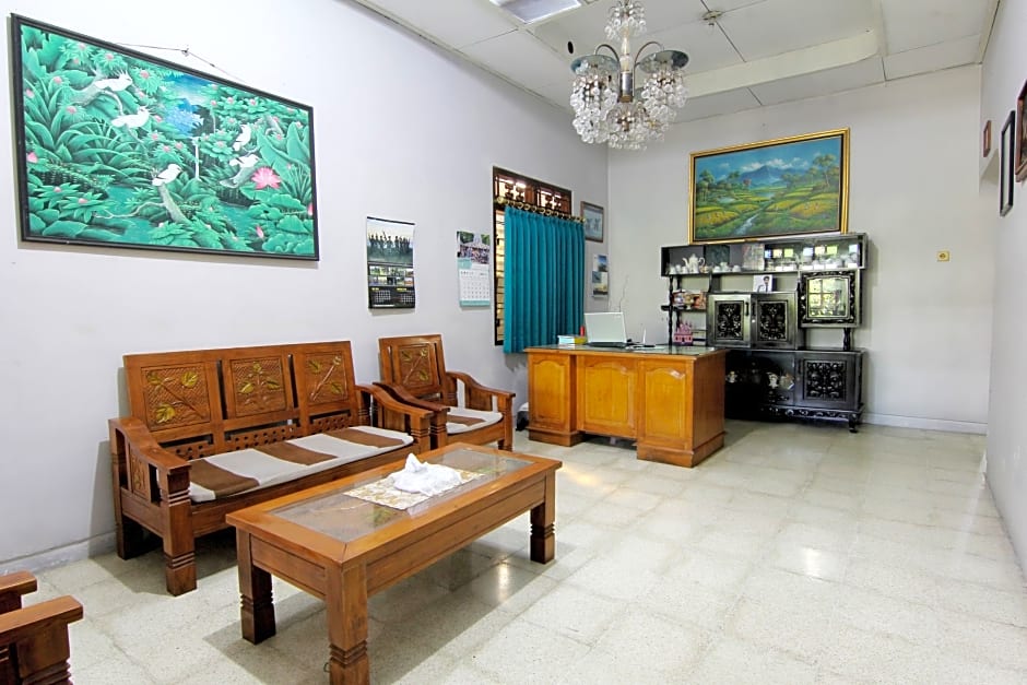 Batik Trinidar Homestay by ZUZU