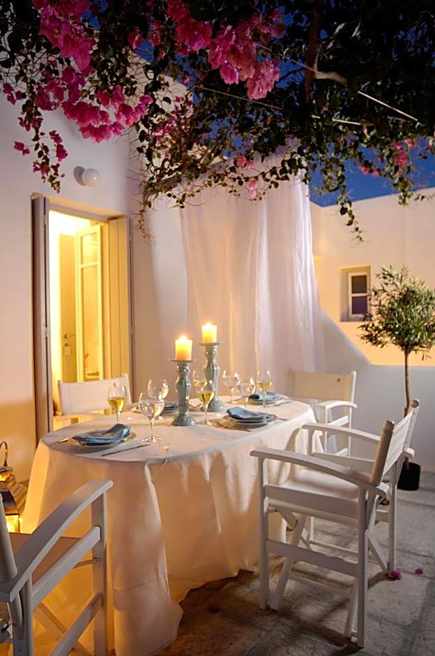 Kapetan Tasos Suites