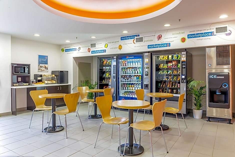 Motel 6-Swift Current, SK