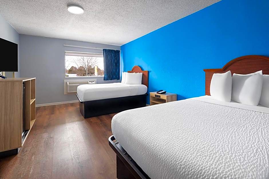 Super 8 by Wyndham Portsmouth - Norfolk