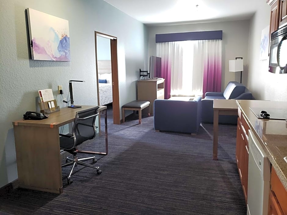 Best Western Plus San Antonio East Inn & Suites