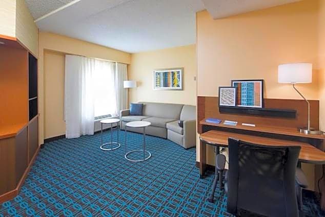 Fairfield Inn & Suites by Marriott Newark Liberty International Airport