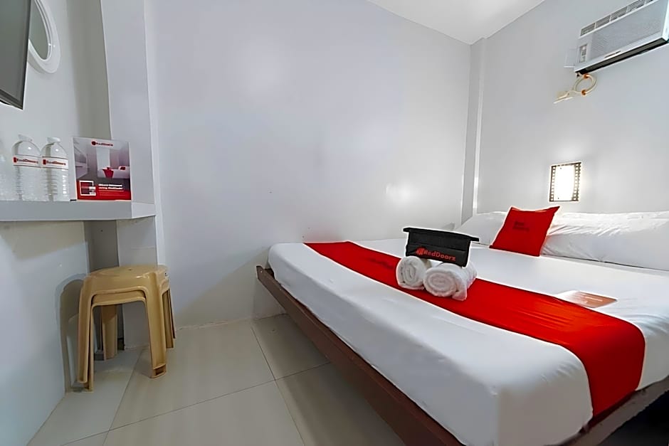RedDoorz at San Antonio Binan Laguna