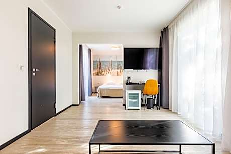 Spacious Family Room with Balcony