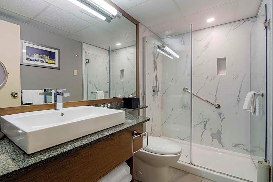 Best Western Premier Chateau Granville Hotel & Suites & Conference Centre