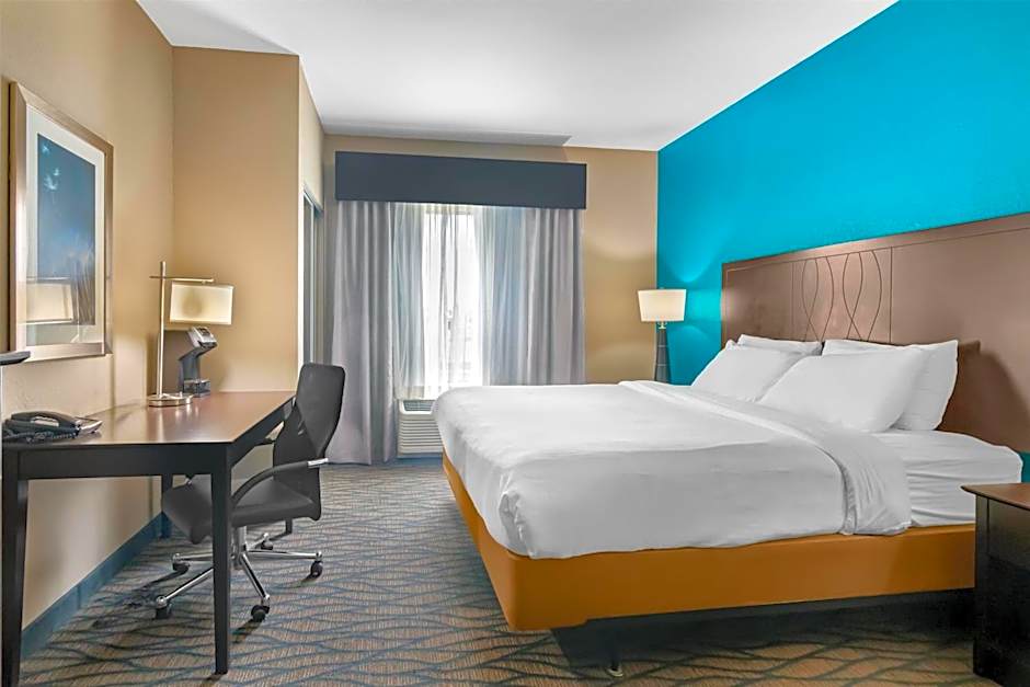 Best Western Plus Hiawatha Hotel