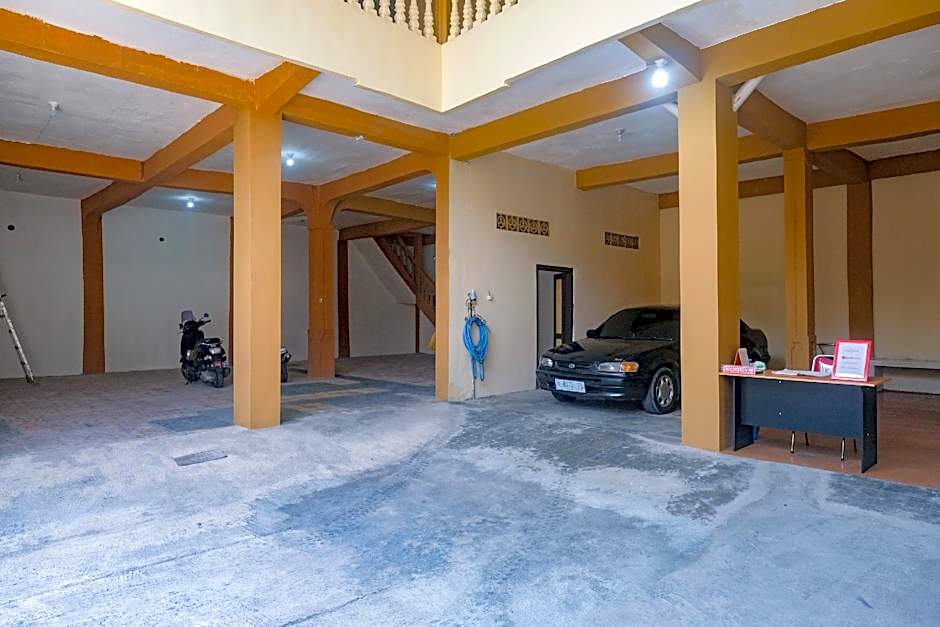 RedDoorz near Alun Alun Klaten