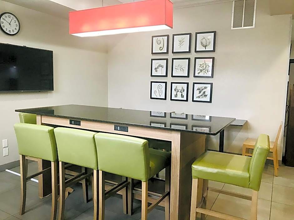 Country Inn & Suites by Radisson, Warner Robins, GA