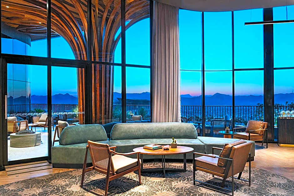 VETTA, DISTRITO UNO, AUTOGRAPH COLLECTION