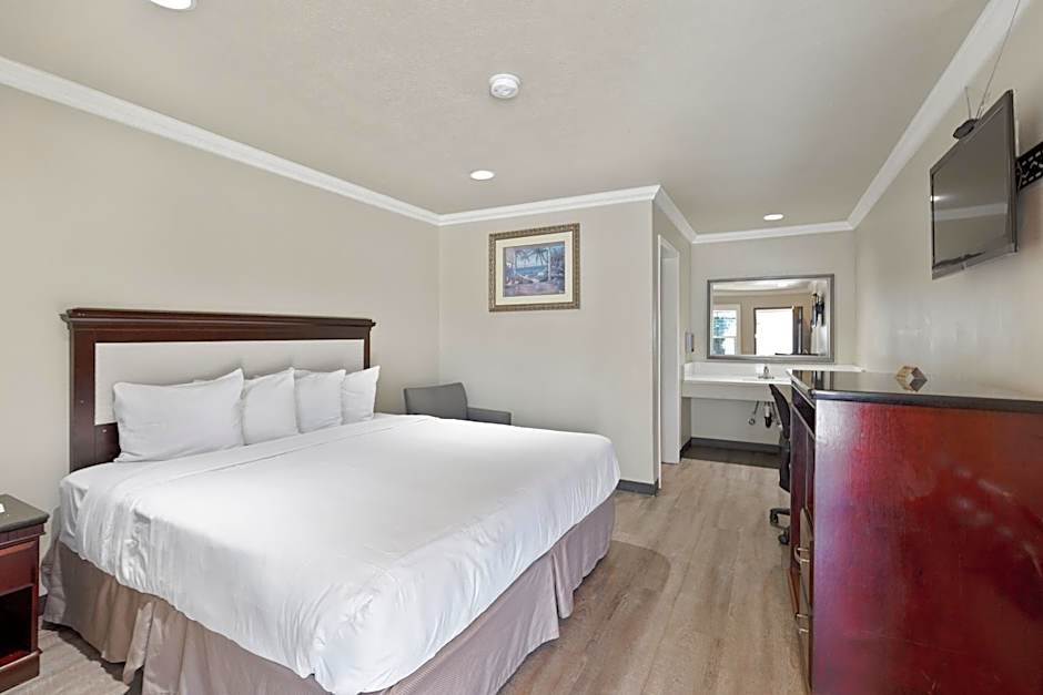 Le Blanc Inn & Suites