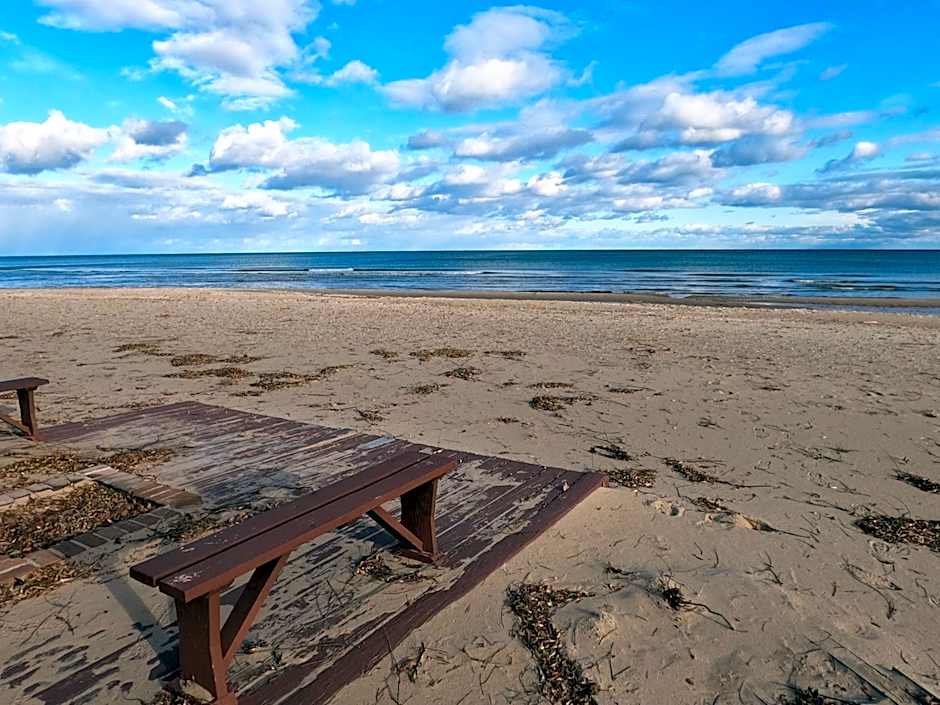 Sunrise Beach Oscoda @ Surfside