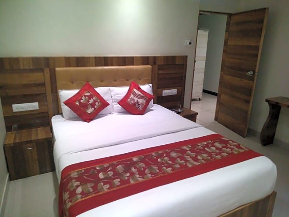 Hotel Rishi International - Grant Road
