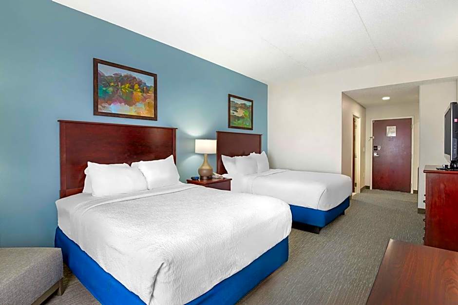 Best Western Plus Crossroads Inn & Suites