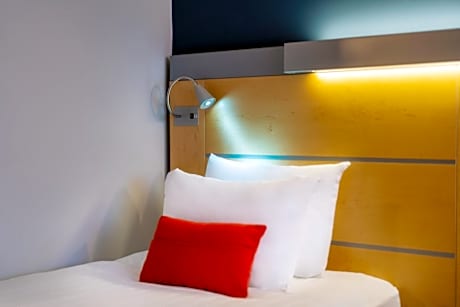 Standard Twin Room with Free Hot Breakfast