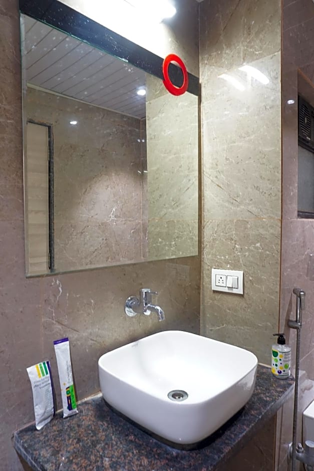 Treebo Trend Classic Grande, Camp