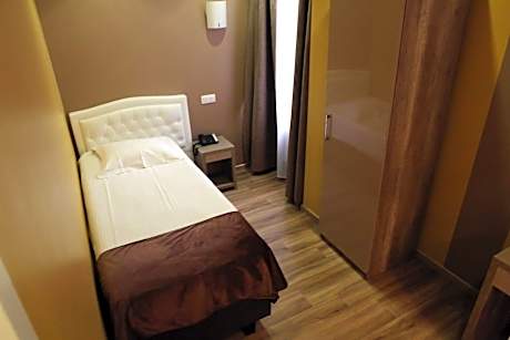 Economy Single Room