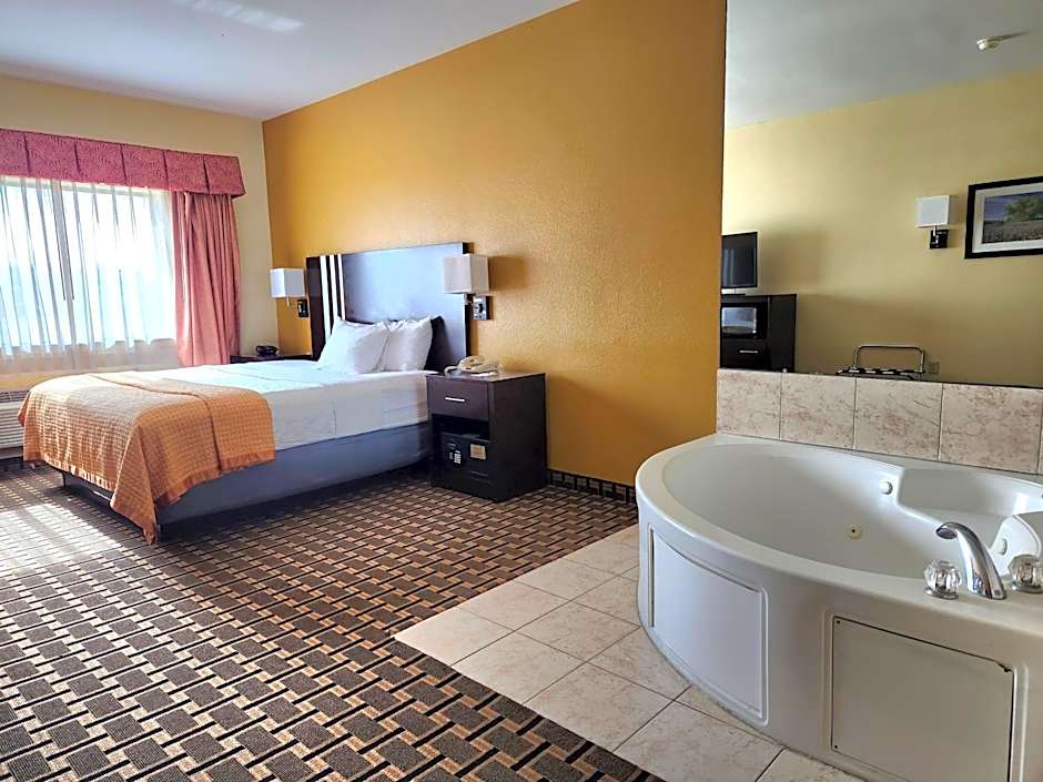 Days Inn & Suites by Wyndham Sam Houston Tollway