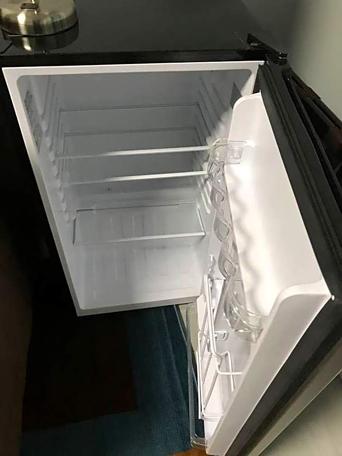 Cozy Room Near Downtown Hendersonville