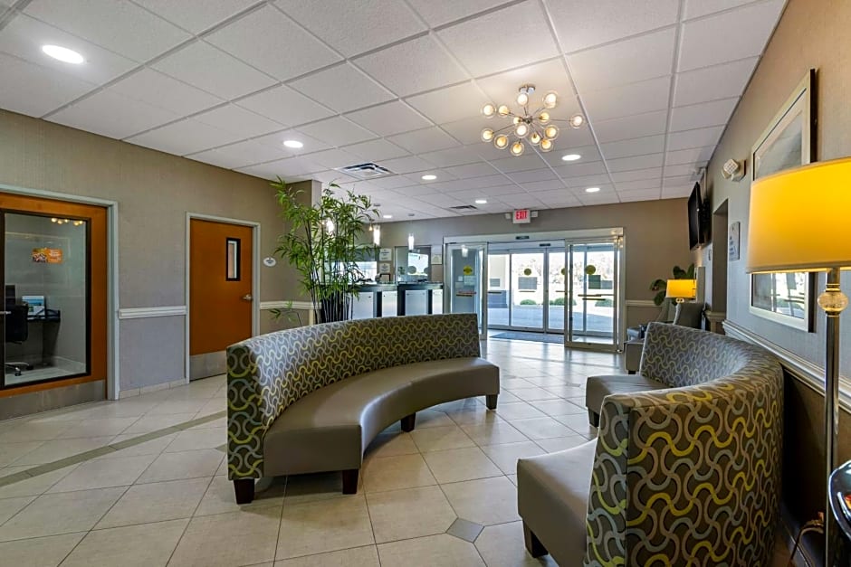 Best Western Plus Brunswick Inn & Suites
