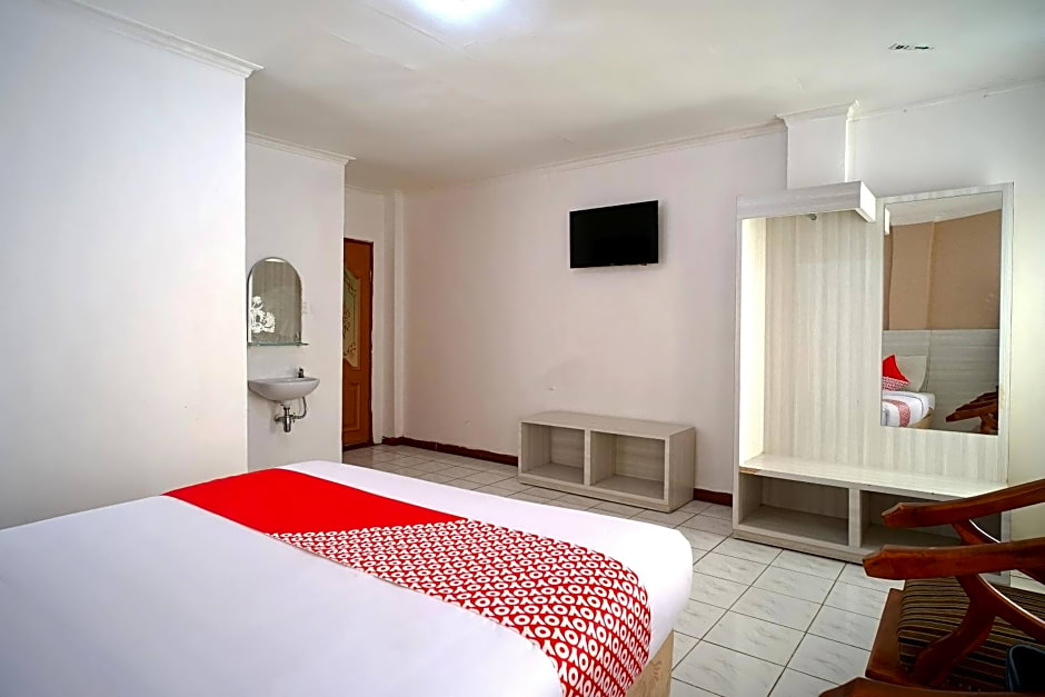 Collection O 2885 Hemra Hotel