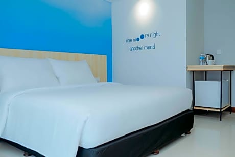 Deluxe Double Room with Pool Access